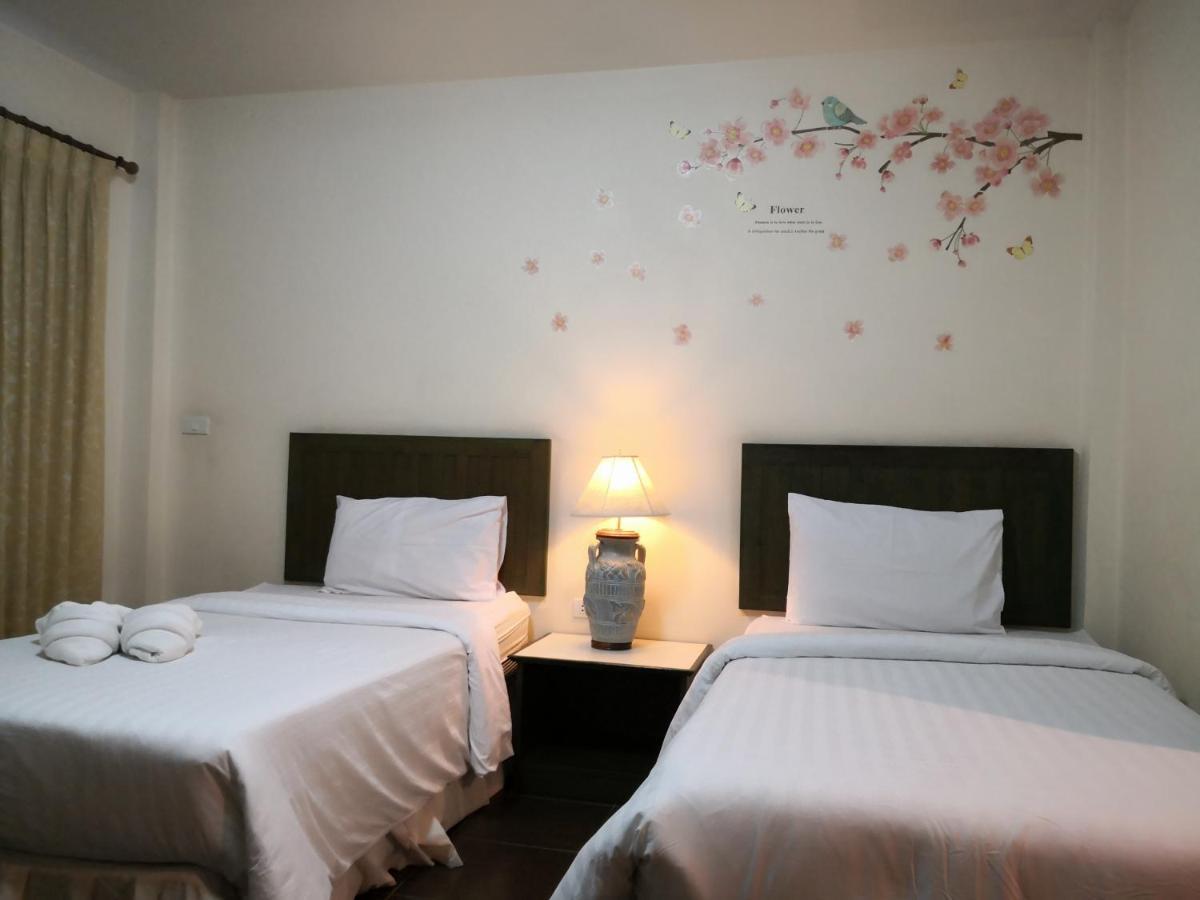 Baan Suksiri Hotel HHQ Exteriör bild
