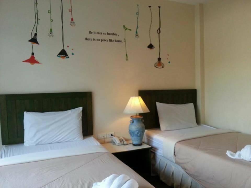 Baan Suksiri Hotel HHQ Exteriör bild