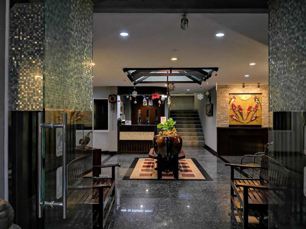 Baan Suksiri Hotel HHQ Exteriör bild