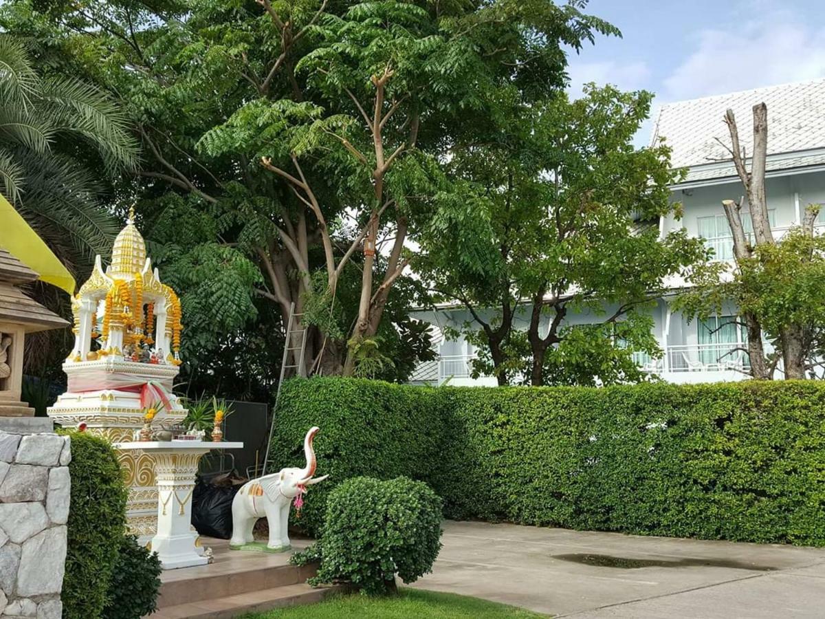 Baan Suksiri Hotel HHQ Exteriör bild