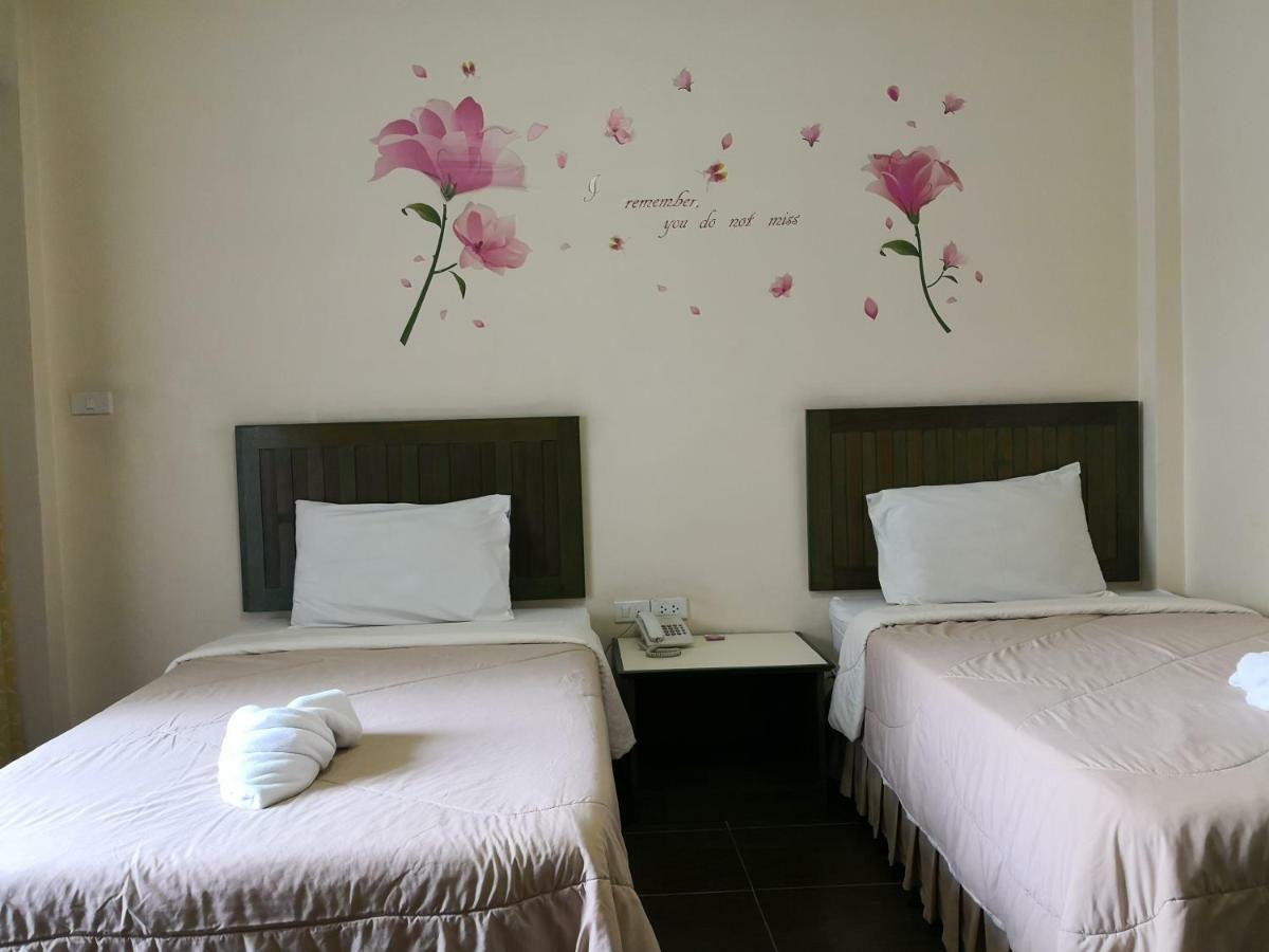 Baan Suksiri Hotel HHQ Exteriör bild